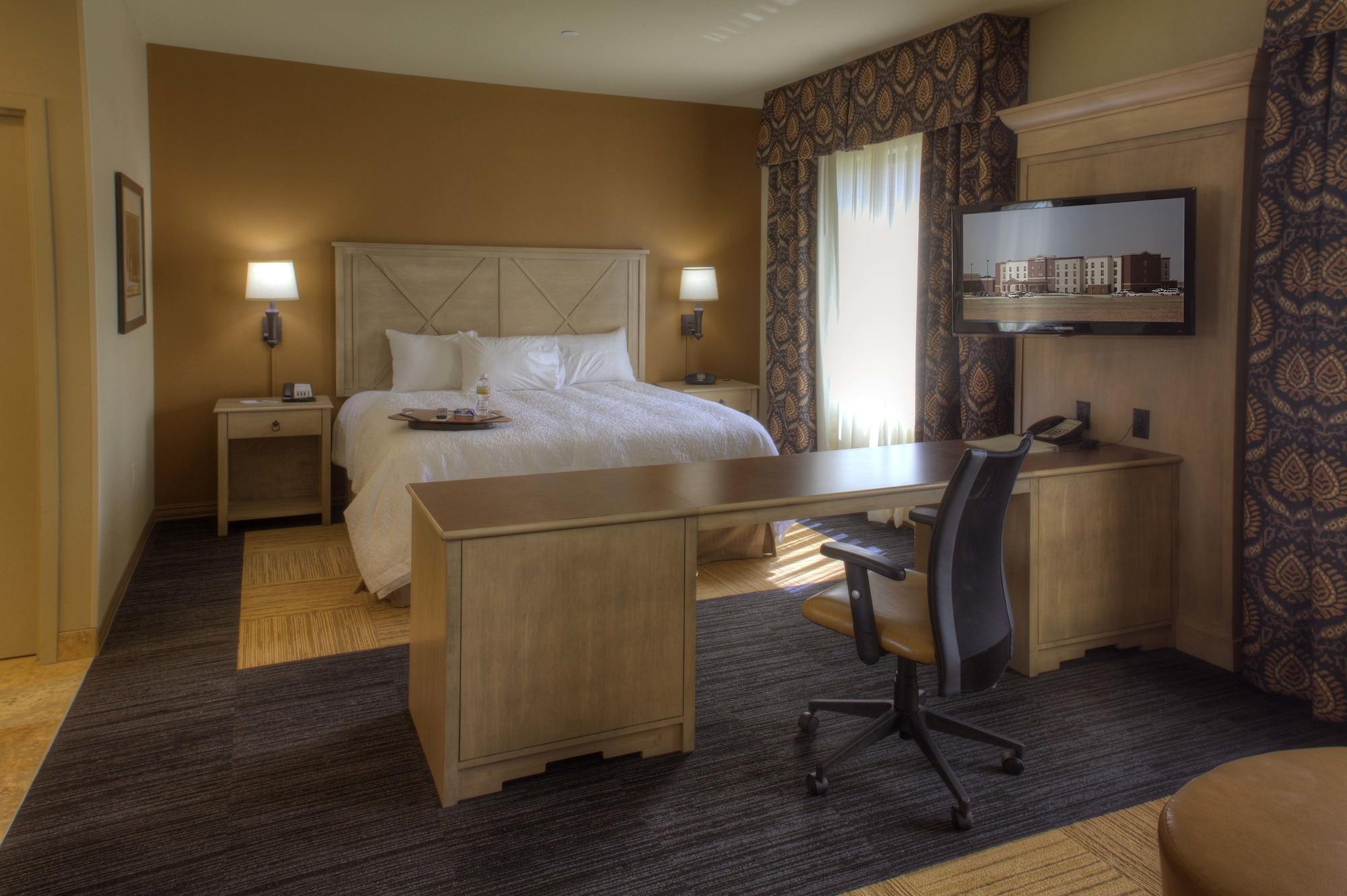 Hampton Inn & Suites Dodge City Boot Hill Casino Extérieur photo