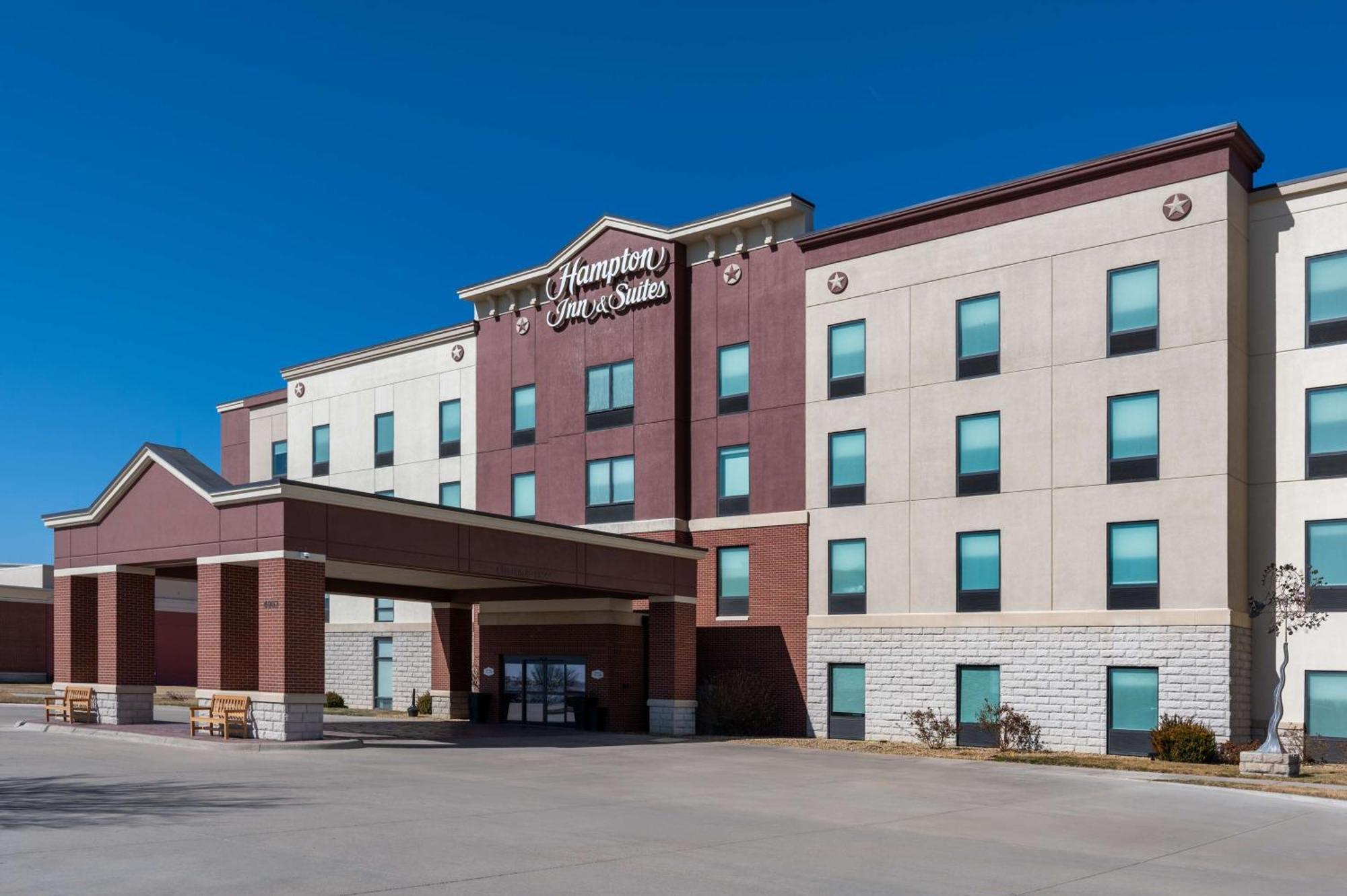 Hampton Inn & Suites Dodge City Boot Hill Casino Extérieur photo